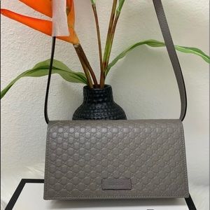 - 🔥Gucci Crossbody Authentic🔥